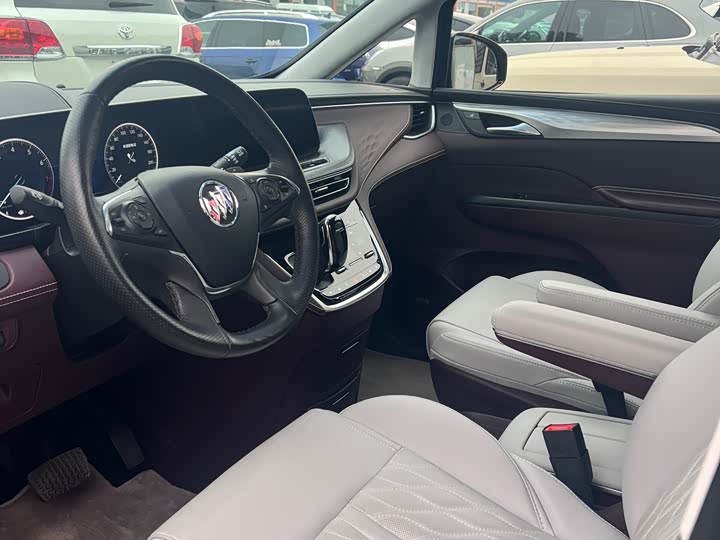 Фото 5 - Buick GL8 ES