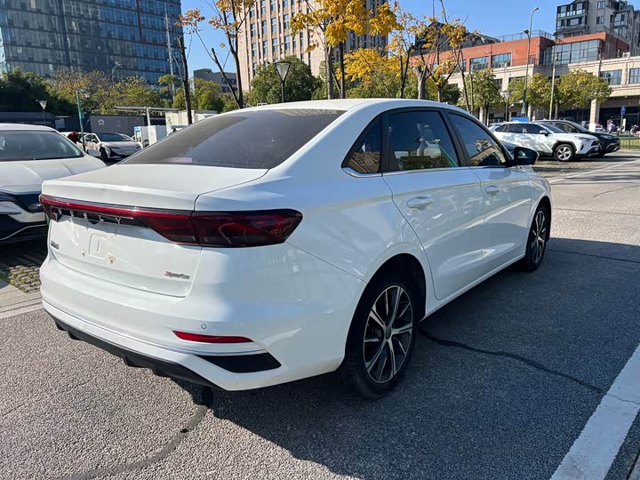 Фото 7 - Geely Emgrand