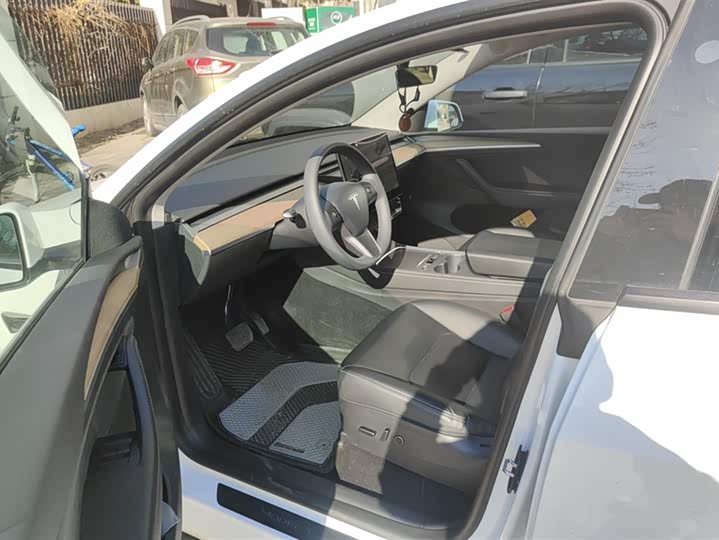 Фото 9 - Tesla Model Y