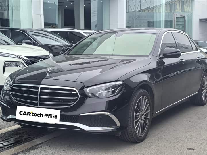 Фото 1 - Mercedes-Benz E-Class