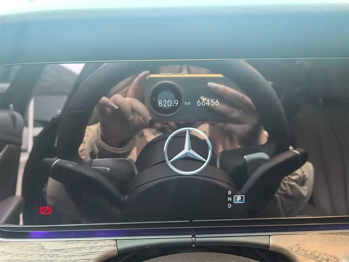 Фото 3 - Mercedes-Benz E-Class