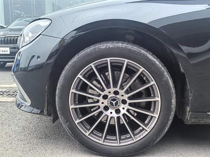 Фото 8 - Mercedes-Benz E-Class