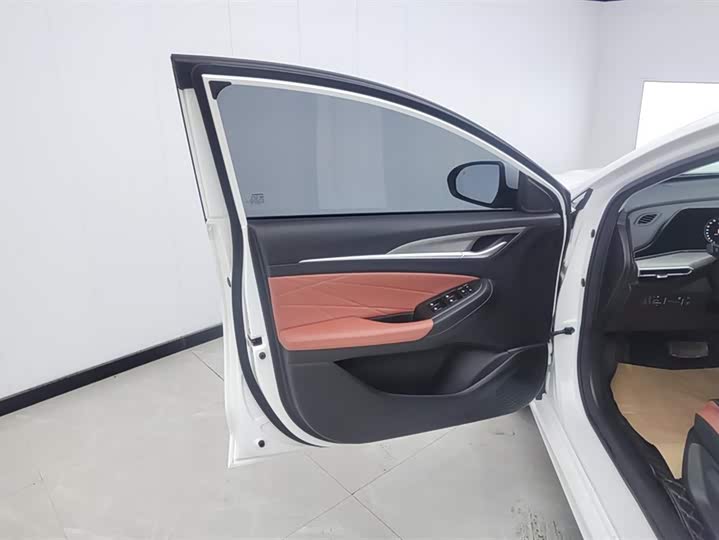 Фото 7 - Changan Eado Plus