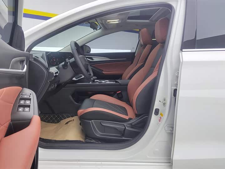 Фото 9 - Changan Eado Plus