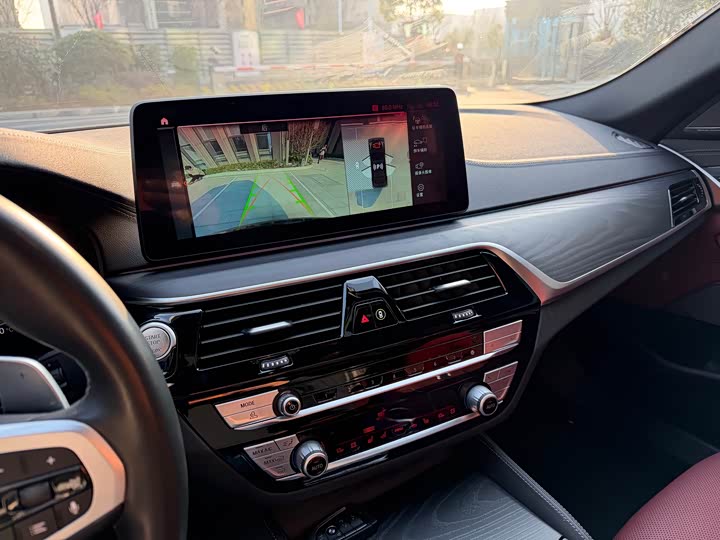 Фото 5 - BMW 5 Series