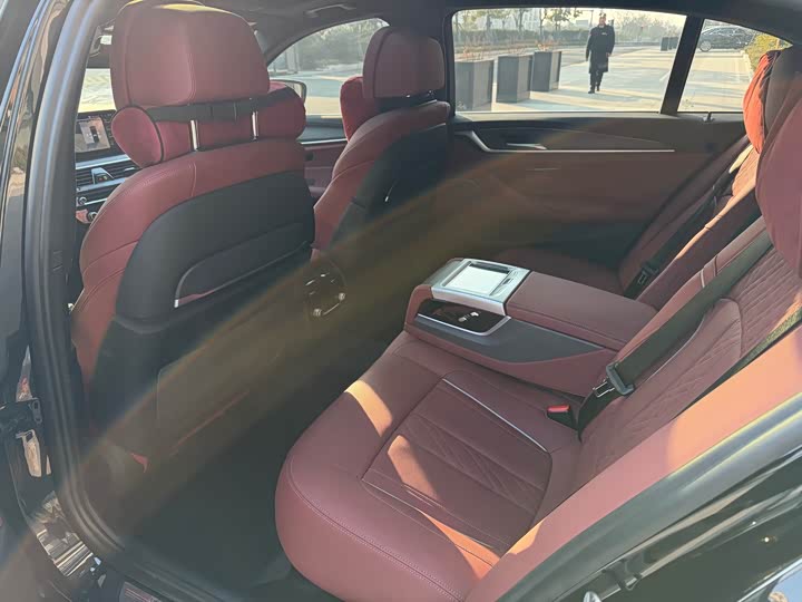 Фото 6 - BMW 5 Series