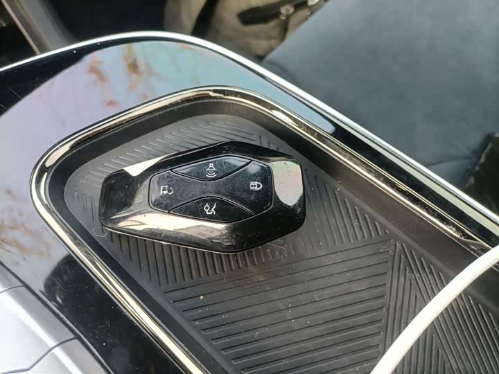 Фото 9 - BAIC Arcfox Alpha S