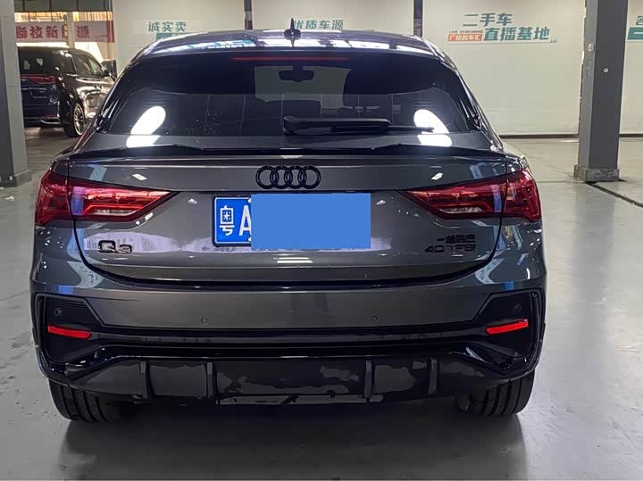 Фото 4 - Audi Q3