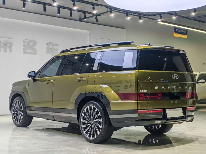 Фото 6 - Hyundai Santa Fe