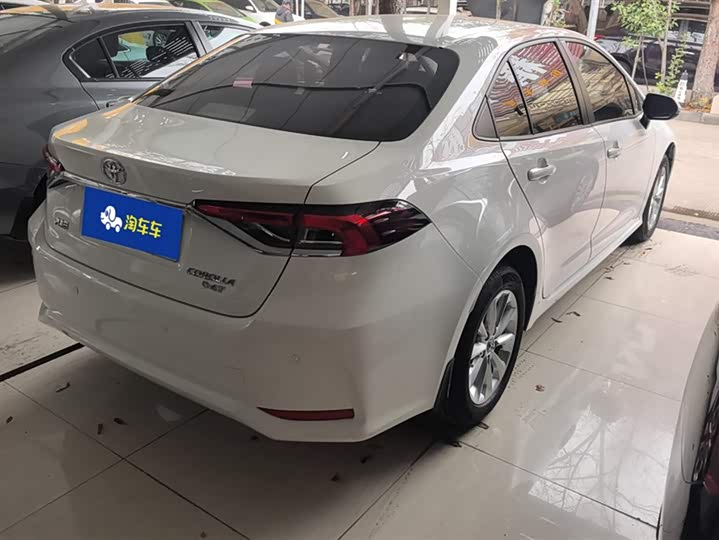 Фото 3 - Toyota Corolla