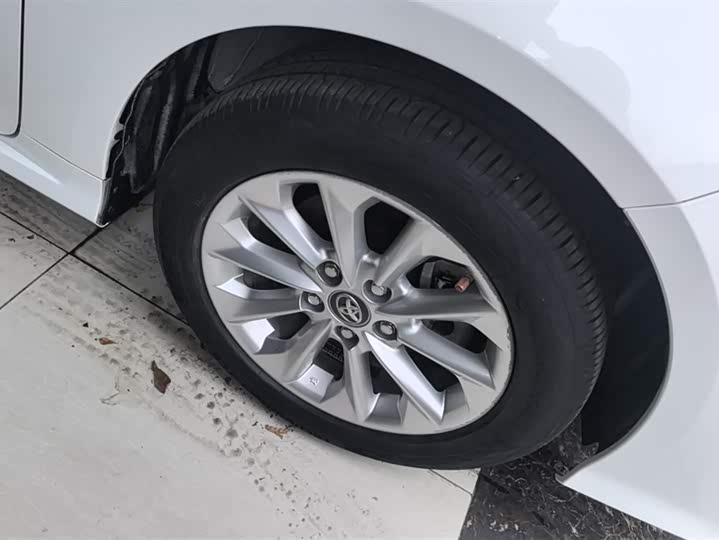 Фото 6 - Toyota Corolla