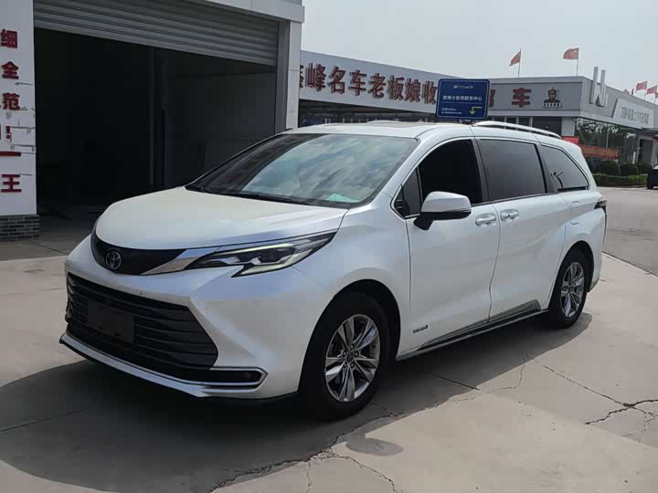 Фото 1 - Toyota Sienna