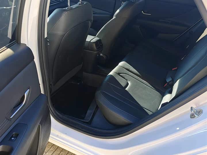 Фото 5 - Hyundai Elantra N line