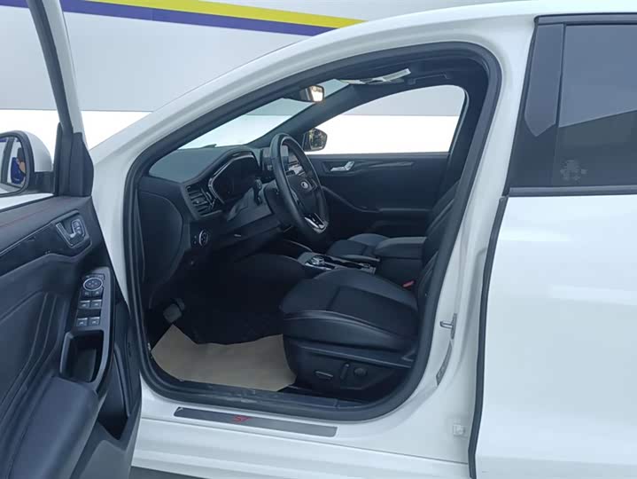 Фото 9 - Ford Focus