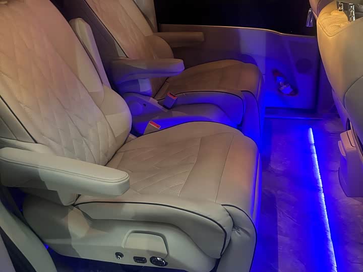 Фото 7 - Buick GL8 ES