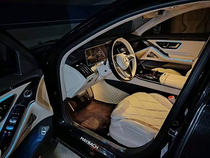 Фото 4 - Mercedes-Benz Maybach S-Class