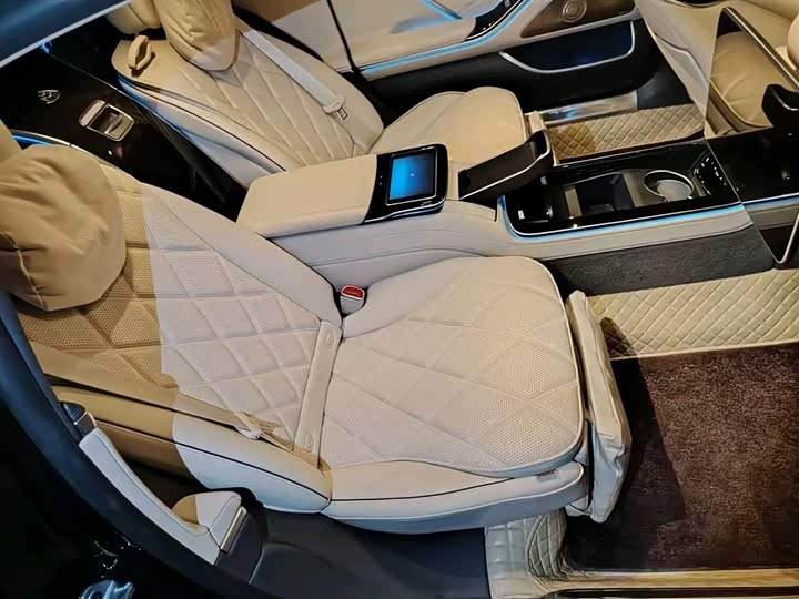 Фото 7 - Mercedes-Benz Maybach S-Class