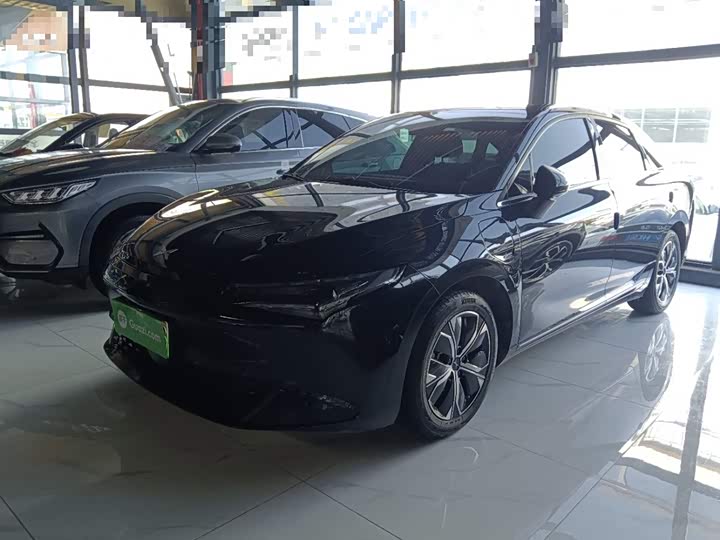 Фото 1 - XPeng P5