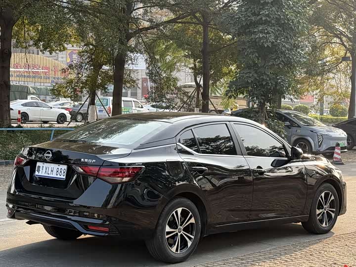Фото 7 - Nissan Sylphy