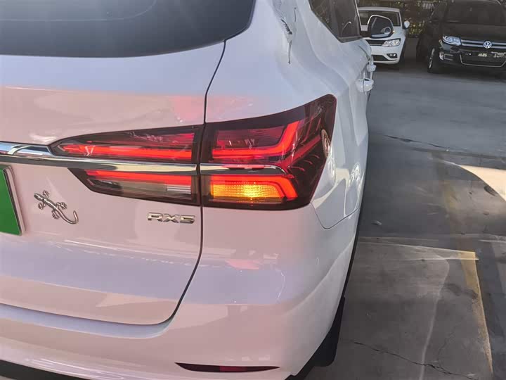 Фото 8 - Roewe RX5