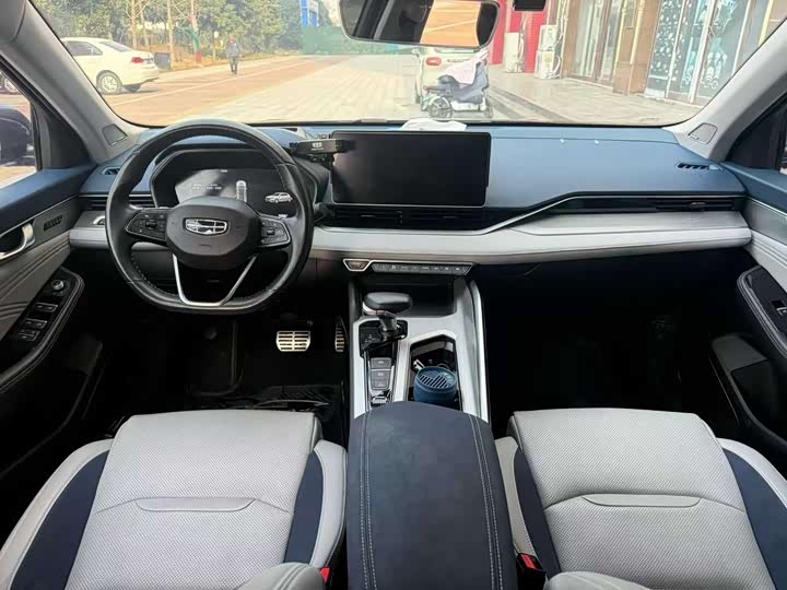 Фото 6 - Geely Preface