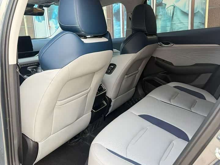 Фото 7 - Geely Preface