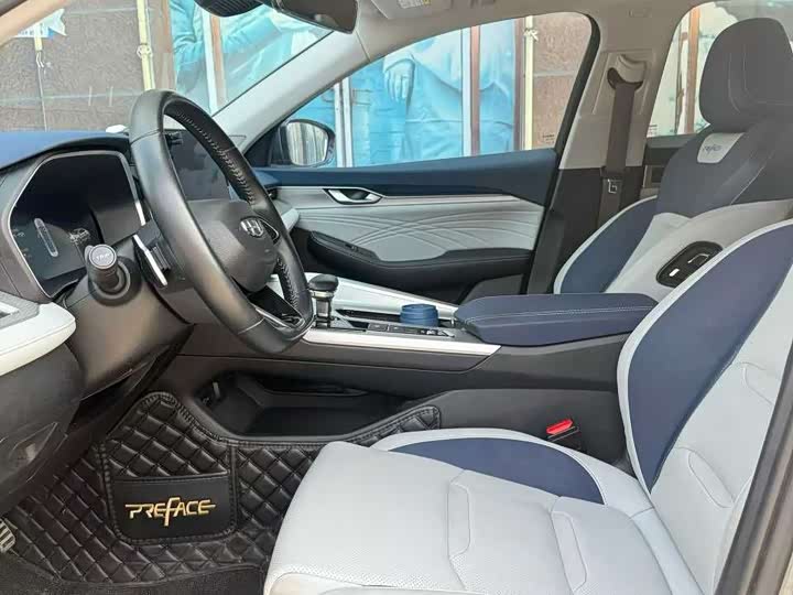 Фото 8 - Geely Preface