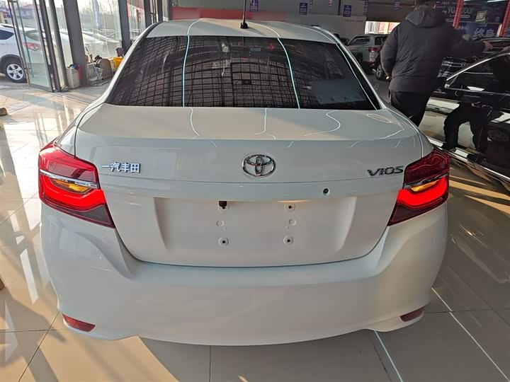 Фото 6 - Toyota Vios