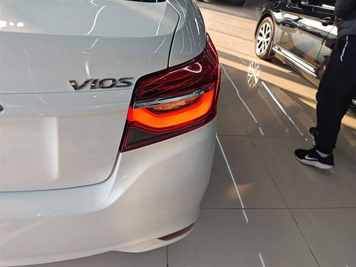 Фото 8 - Toyota Vios