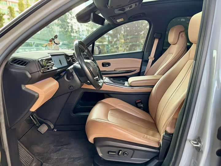 Фото 7 - Nio ES6