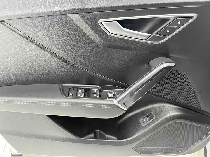 Фото 7 - Audi Q2L