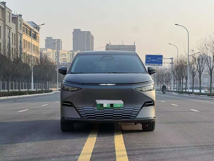 Фото 2 - XPeng X9