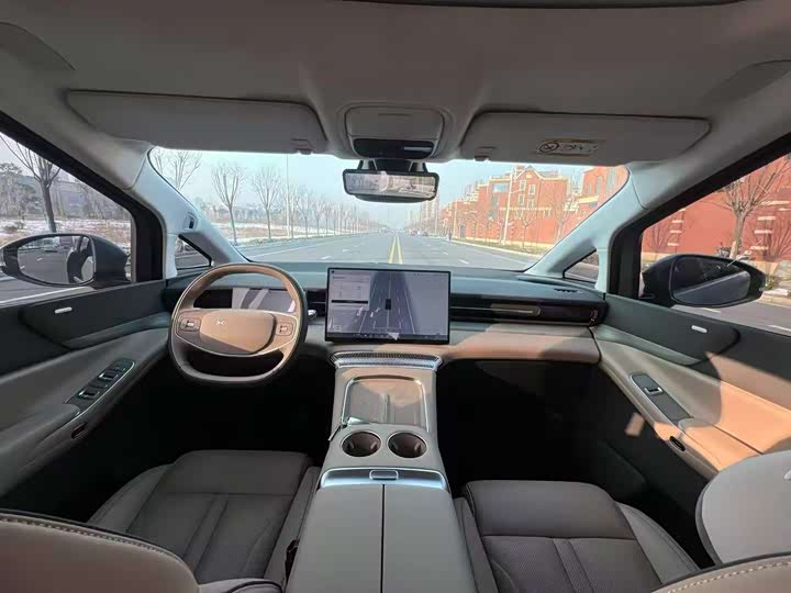 Фото 6 - XPeng X9