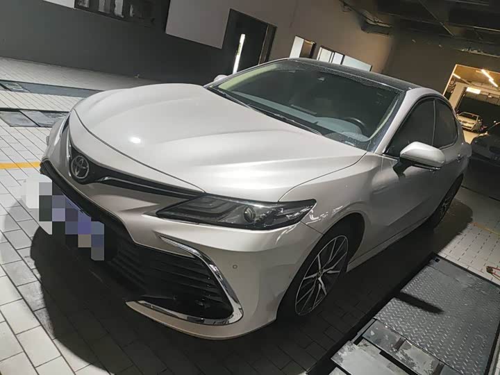 Фото 1 - Toyota Camry