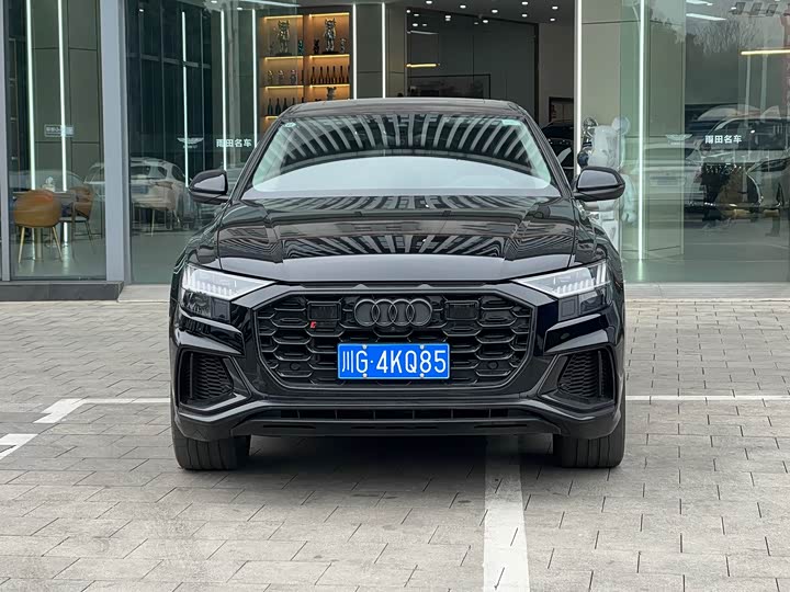 Фото 2 - Audi Q8