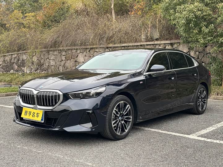 Фото 1 - BMW 5 Series