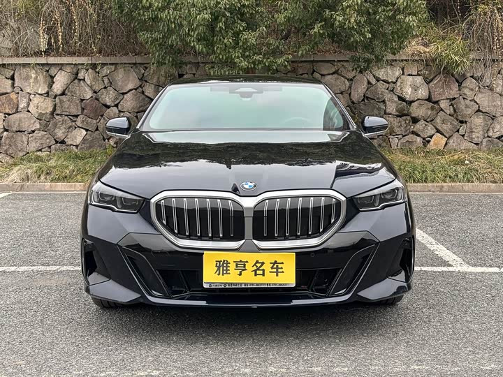 Фото 2 - BMW 5 Series
