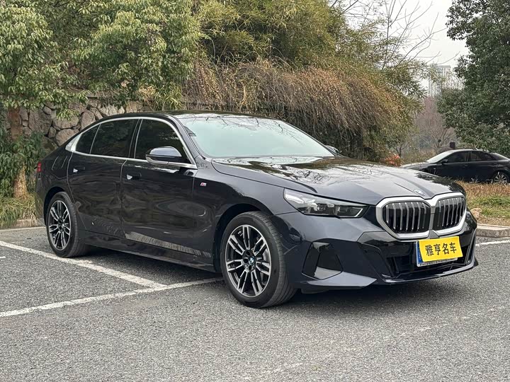 Фото 3 - BMW 5 Series