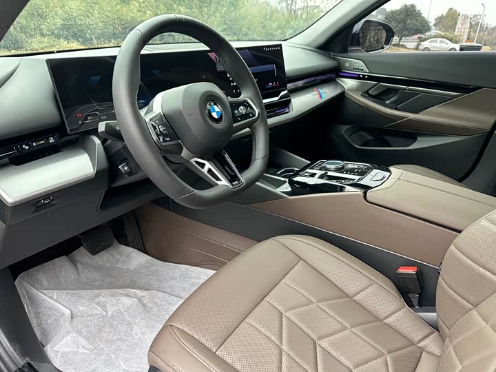 Фото 6 - BMW 5 Series