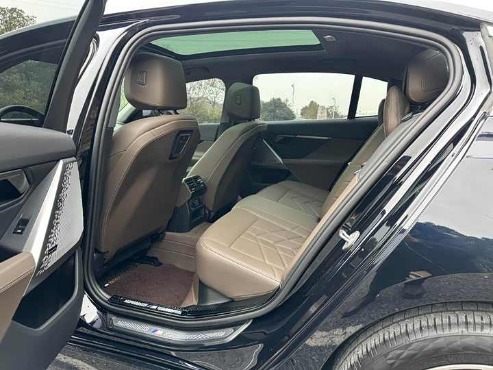 Фото 9 - BMW 5 Series