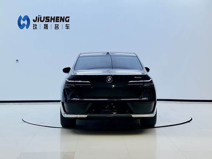 Фото 5 - BMW 7 Series