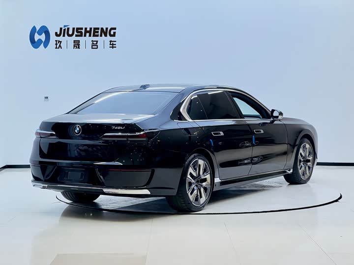 Фото 6 - BMW 7 Series