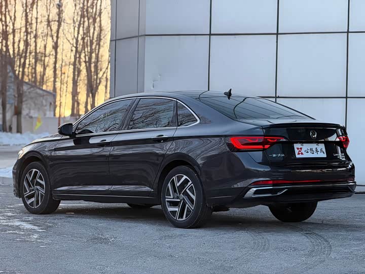 Фото 4 - Volkswagen Sagitar L