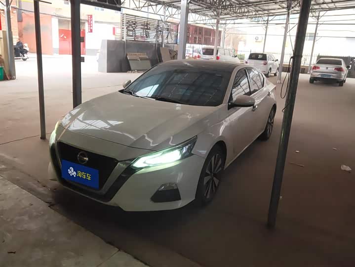 Фото 1 - Nissan Teana