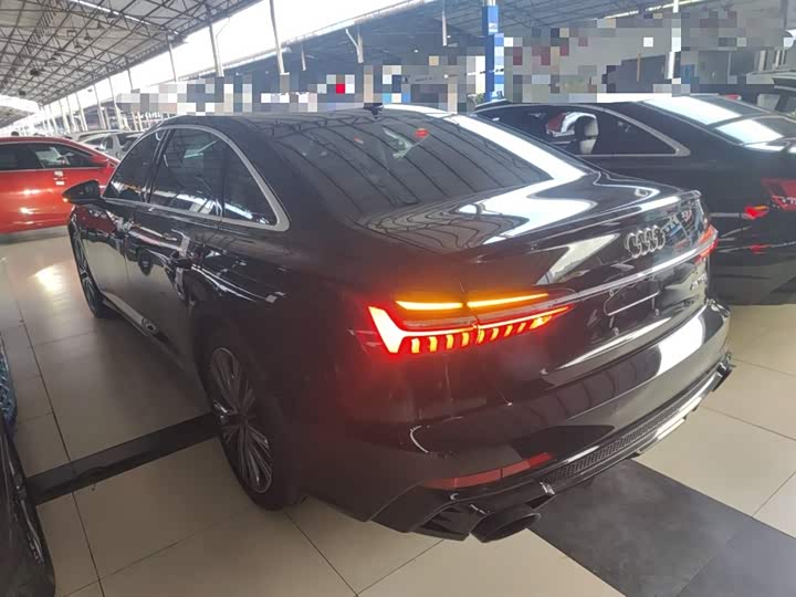 Фото 5 - Audi A6L
