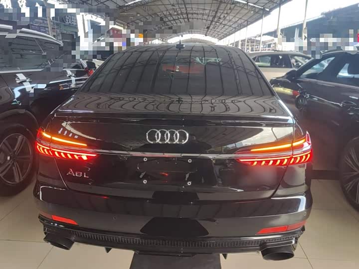 Фото 6 - Audi A6L