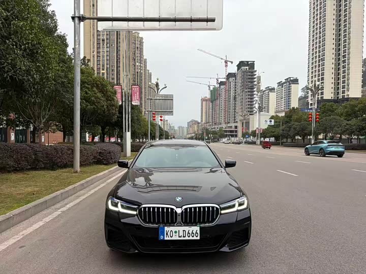 Фото 2 - BMW 5 Series