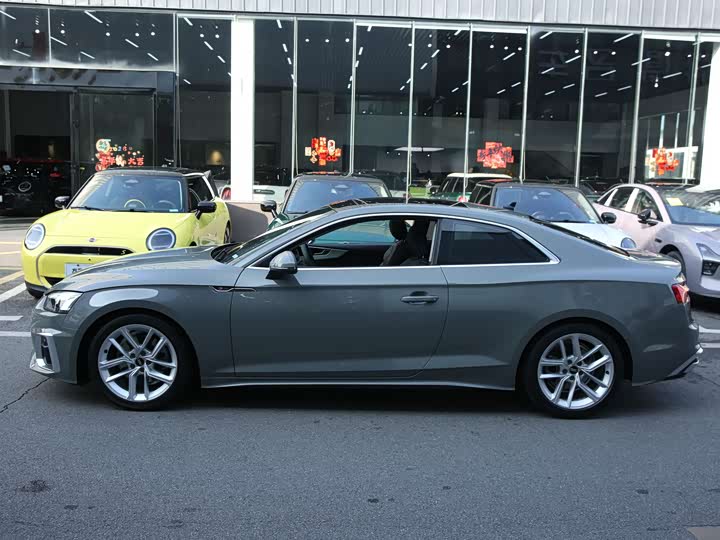 Фото 2 - Audi A5