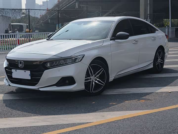 Фото 1 - Honda Accord
