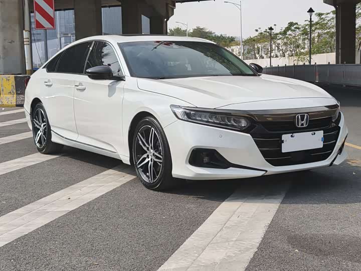 Фото 3 - Honda Accord